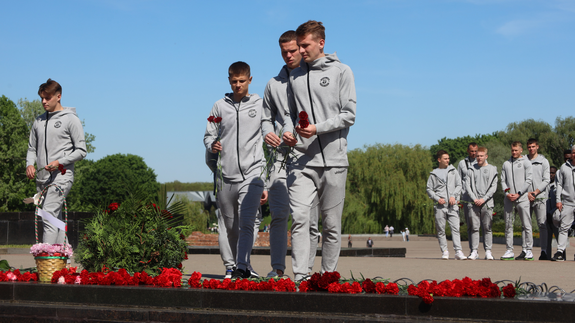 Делегация «Динамо-Брест» посетила Брестскую крепость в честь Дня Победы